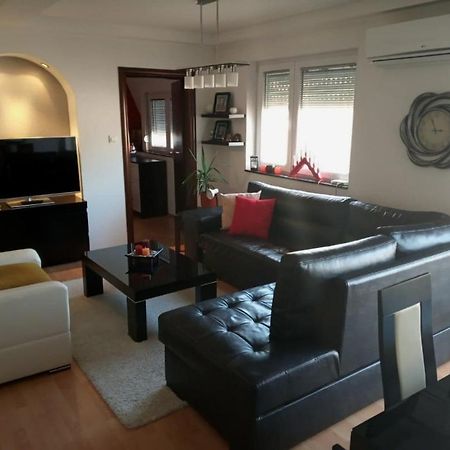 Brand New Apt In City Center Manastır Dış mekan fotoğraf